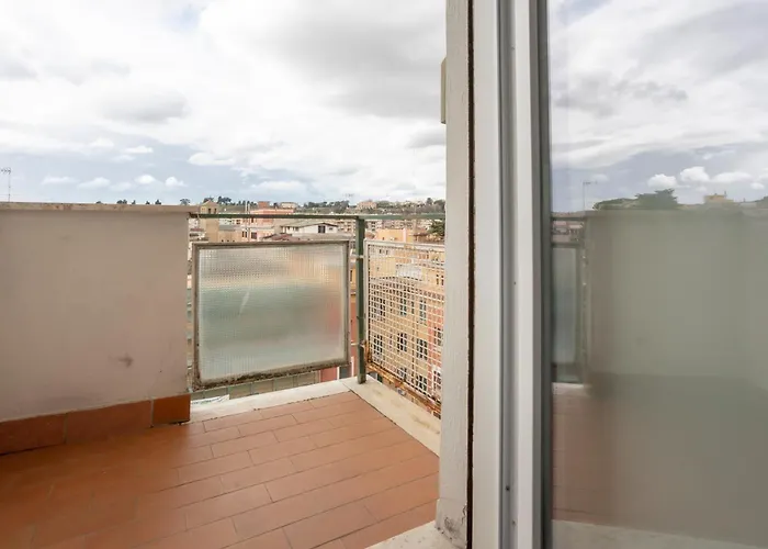 Homehouse Candia - Vatican Attic Roma