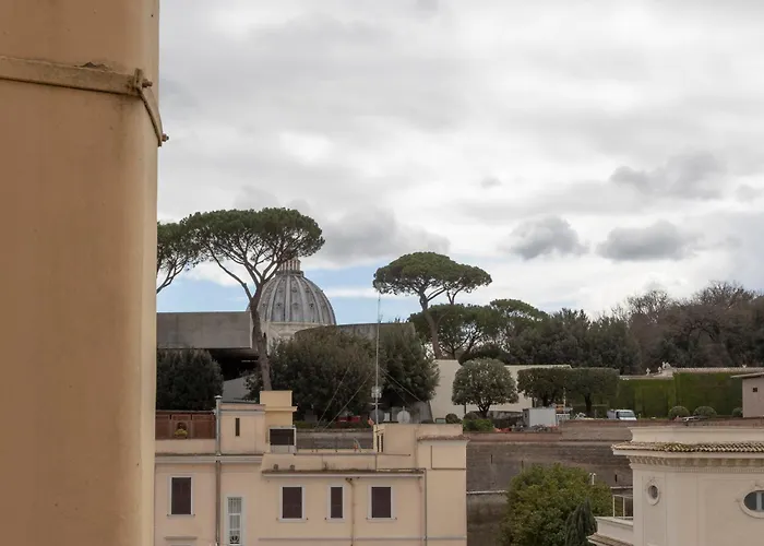 Homehouse Candia - Vatican Attic * Roma